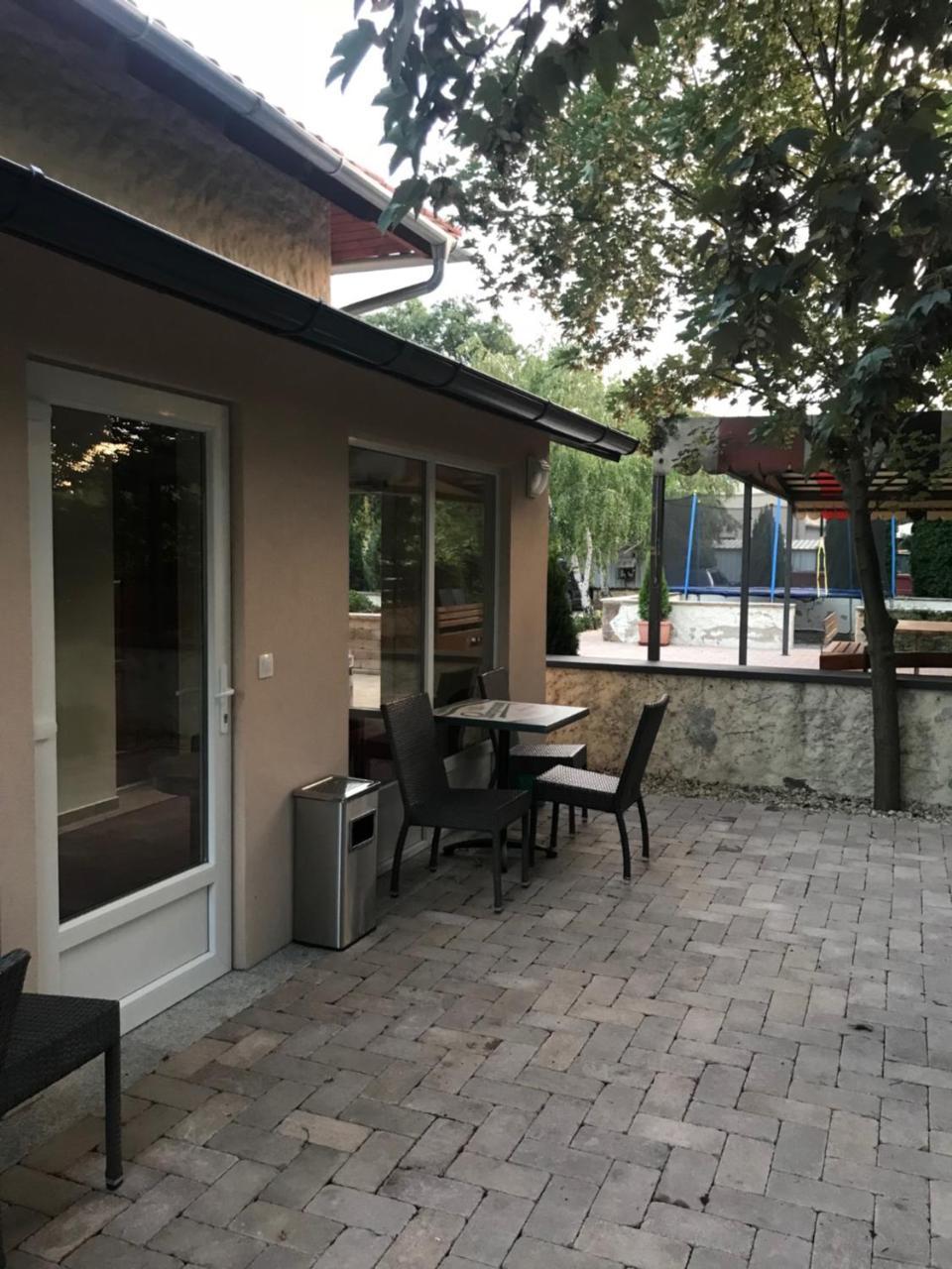 Aurora Panzio Bed & Breakfast Buk Exterior photo